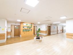 明るい廊下の様子