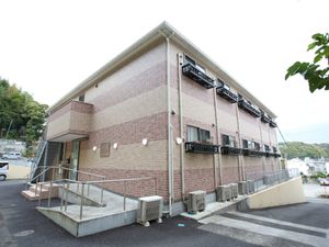 明るい外観の建物