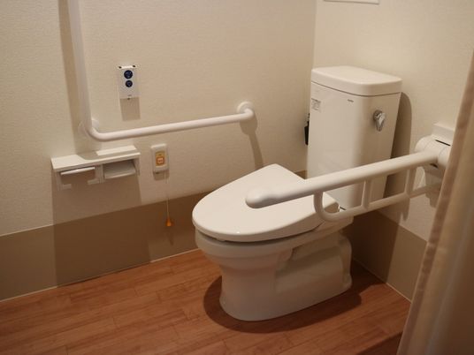 手すり付きトイレ設備