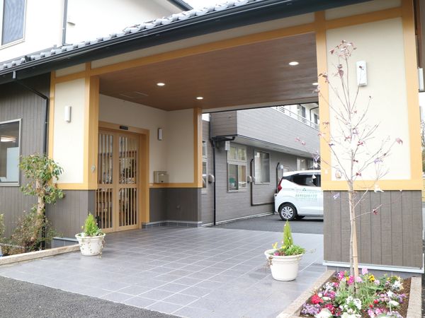 清潔感のあるエントランス