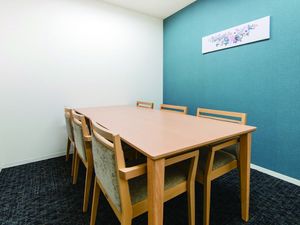 会議室のような食堂  