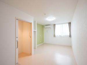 清潔感のある明るい居室