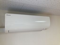白い空調設備