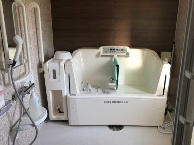 快適な設備の浴室