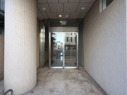 清潔な入口と廊下