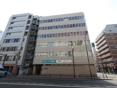 都会の多階建て建物