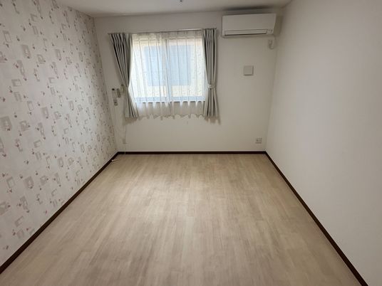 明るい居室です  