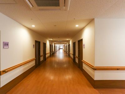 手すり付き廊下