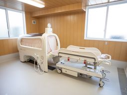 清潔な居室のベッド