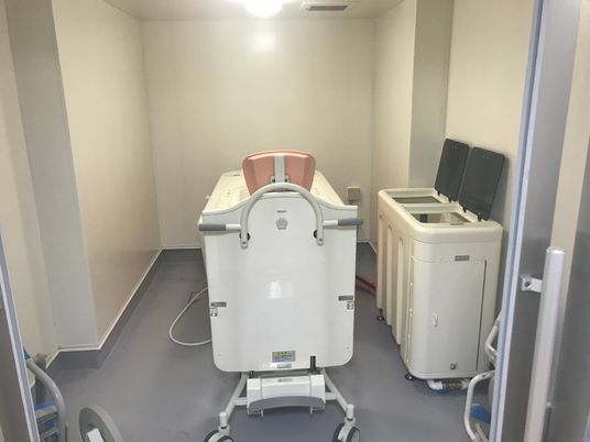 清潔な浴室機器