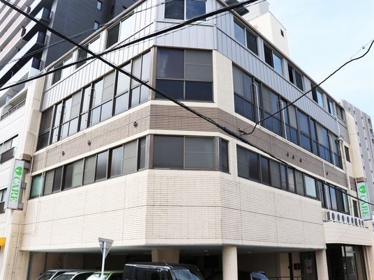 都市型の綺麗な外観