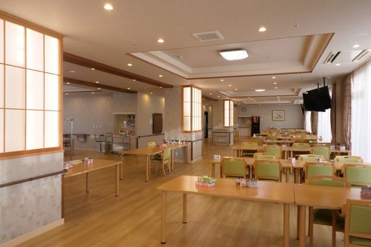 広々としたダイニングルーム