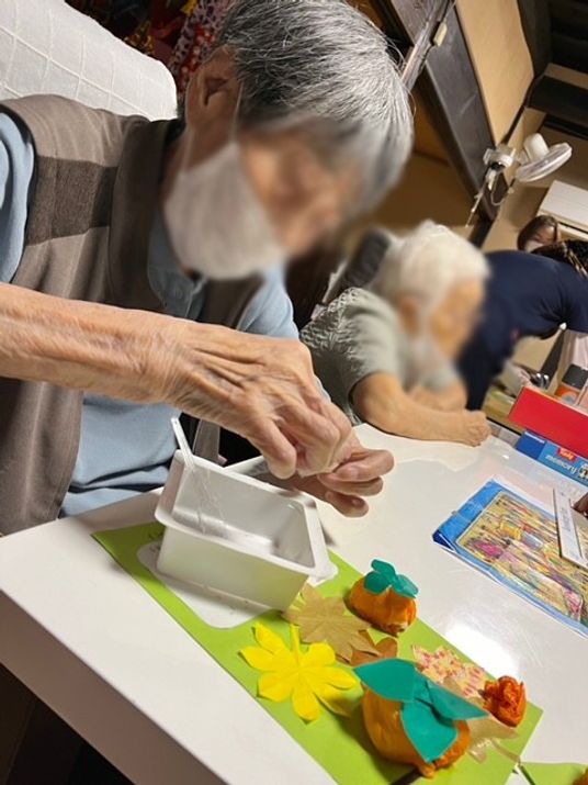 和やかな工作の時間