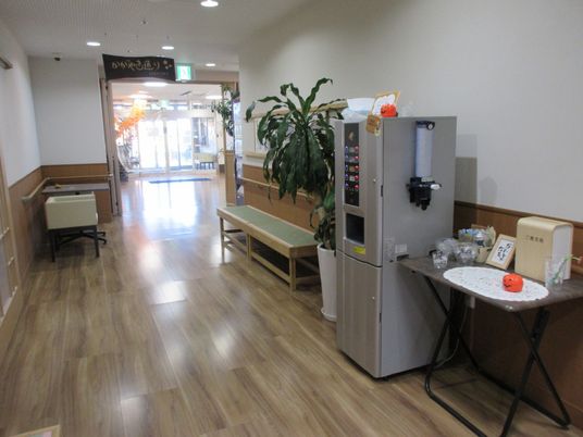 飲み物コーナーの廊下
