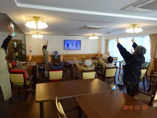 運動する人々の共有スペース