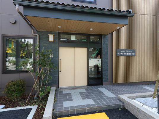 清潔感のあるエントランス