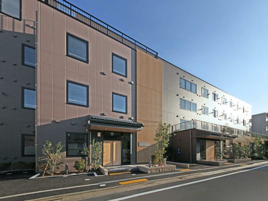 モダンな建物外観  