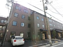 現代的な外観の建物
