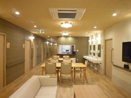 共用スペースの快適な居間