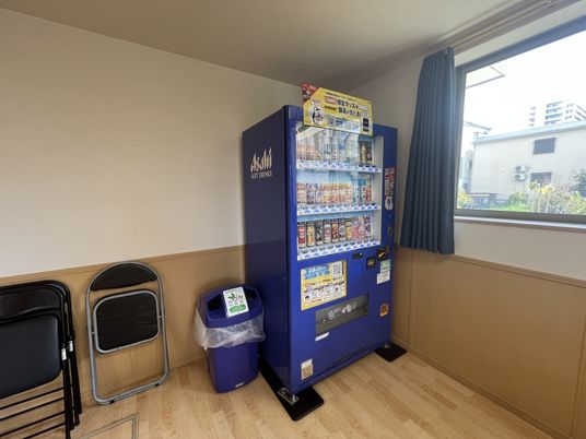 自動販売機のある部屋