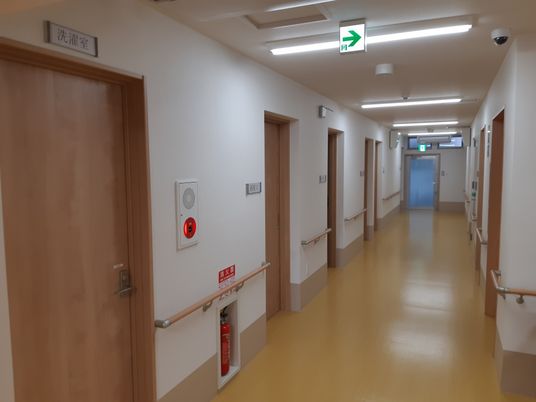 手すり付きの廊下
