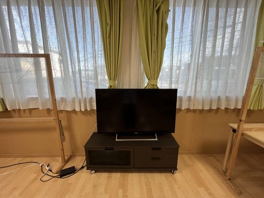 テレビのある室内