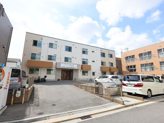 清潔感あふれる建物外観