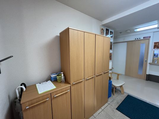 落ち着いた雰囲気の廊下