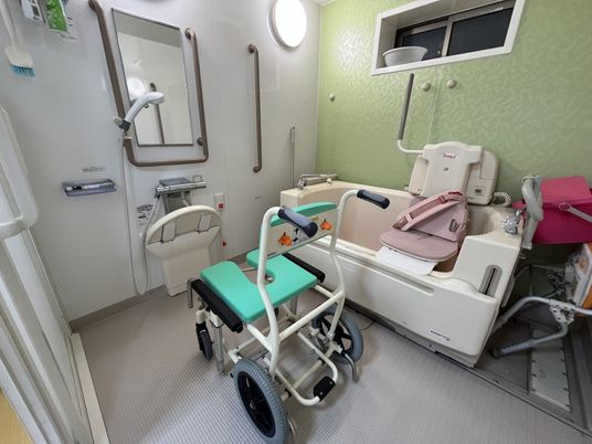 バリアフリーの浴室