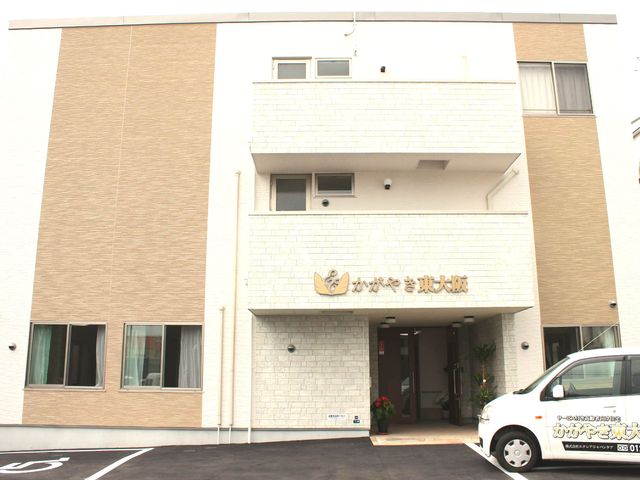 清潔感のある建物正面 ゆとりを感じさせる明るい正面玄関が迎える清潔感のあふれる建物です。地域に根ざしたやさしい雰囲気が魅力となっています。