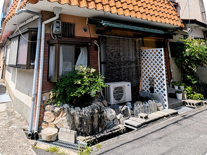 民家風の外観  