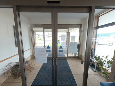 エントランスの開放的な空間