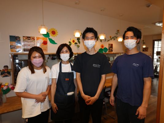 スタッフの笑顔の様子