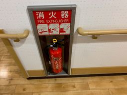 安全設備の廊下