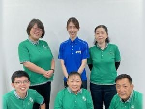 スタッフ集合の屋内  