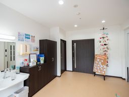 明るく広い廊下