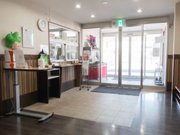 エントランスの明るい様子