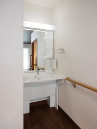 清潔な洗面台のある空間