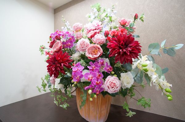 カラフルな花のアレンジメント
