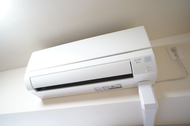 壁掛けエアコンのクローズアップ