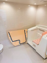 バリアフリー対応の浴室