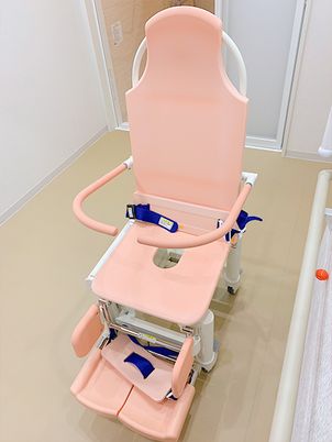 ピンクのシャワーチェア