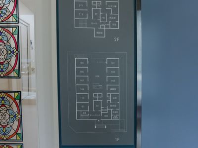施設案内図が掲示されている