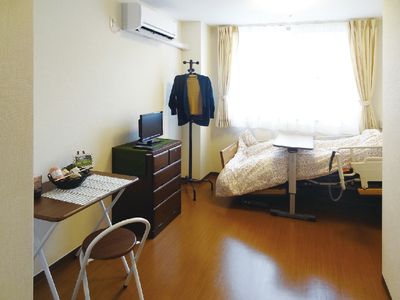 光が差し込む居室