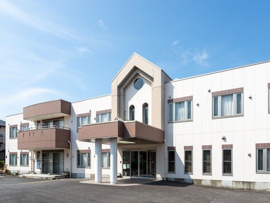 入り口のある建物外観