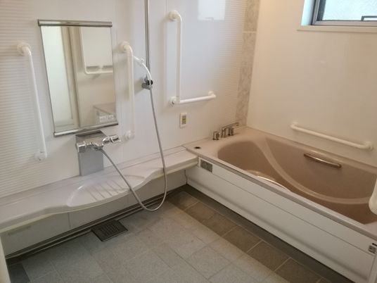機能的な浴室