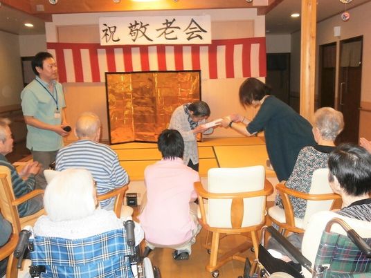 活気溢れる多目的室