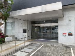 広々とした入り口