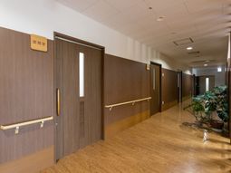 ぬくもりを感じる廊下