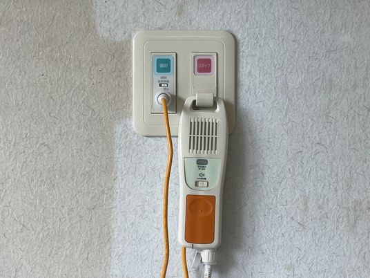 ナースコールの壁面